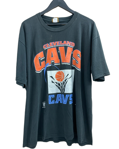 VINTAGE CLEVELAND CAVS TEE - XL